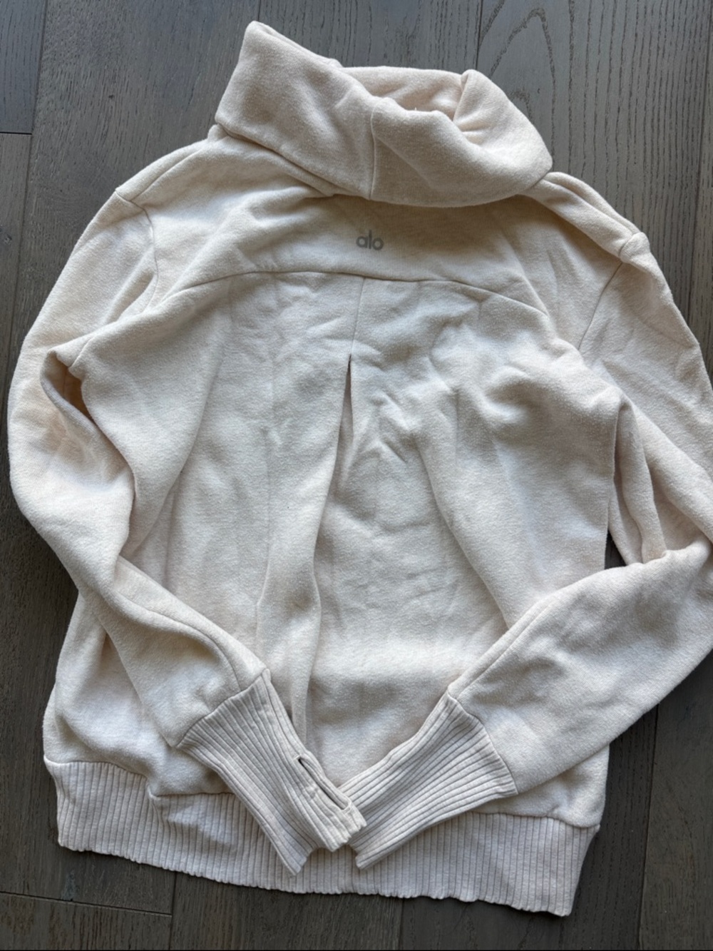 ALO cream Mock Neck Pullover sweater